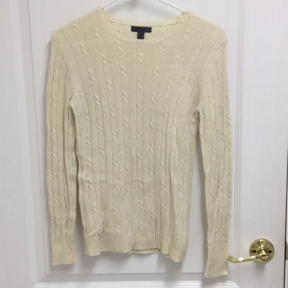 Women’s sweater top